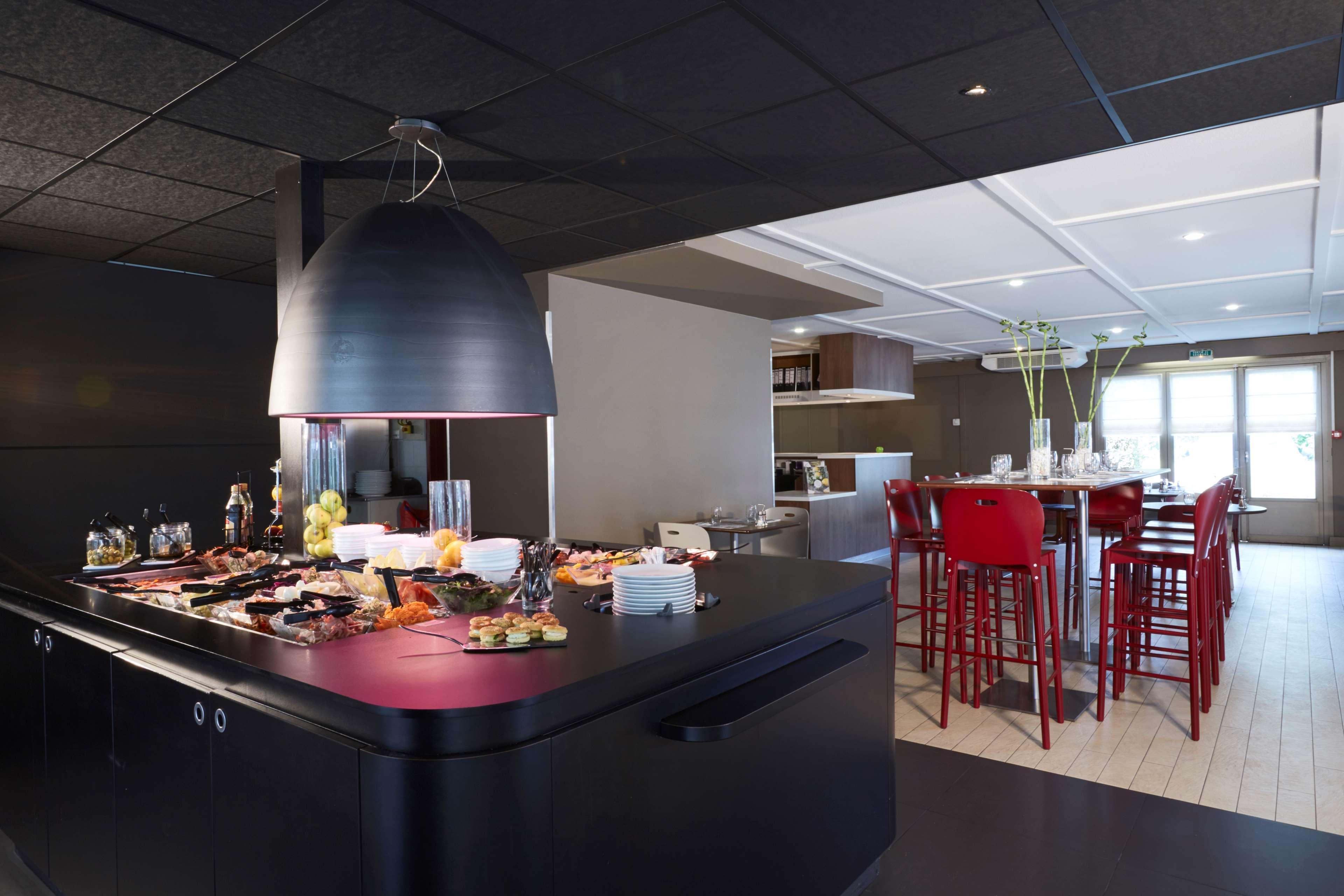 Campanile Lille - Seclin Hotell Eksteriør bilde