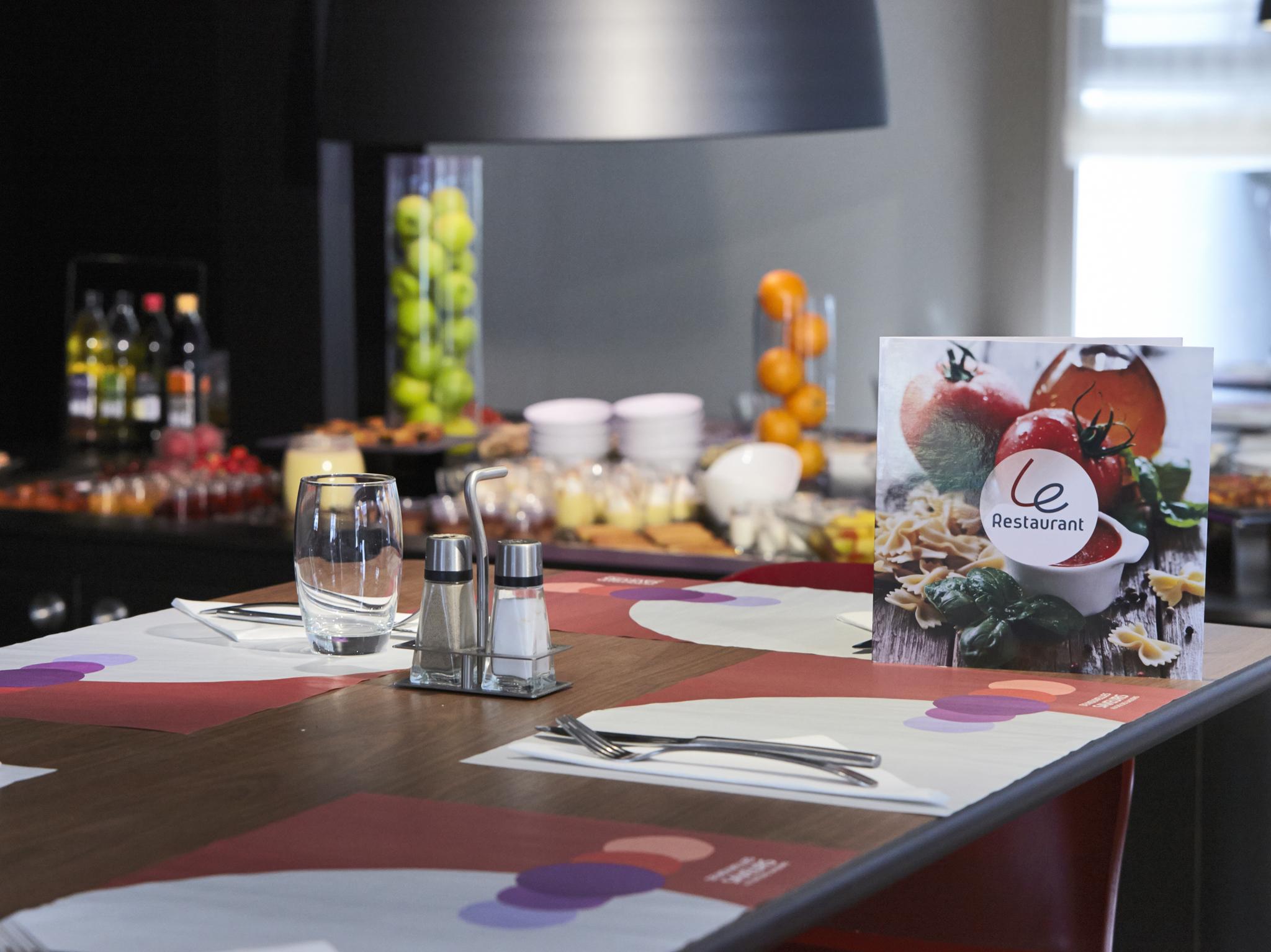 Campanile Lille - Seclin Hotell Eksteriør bilde