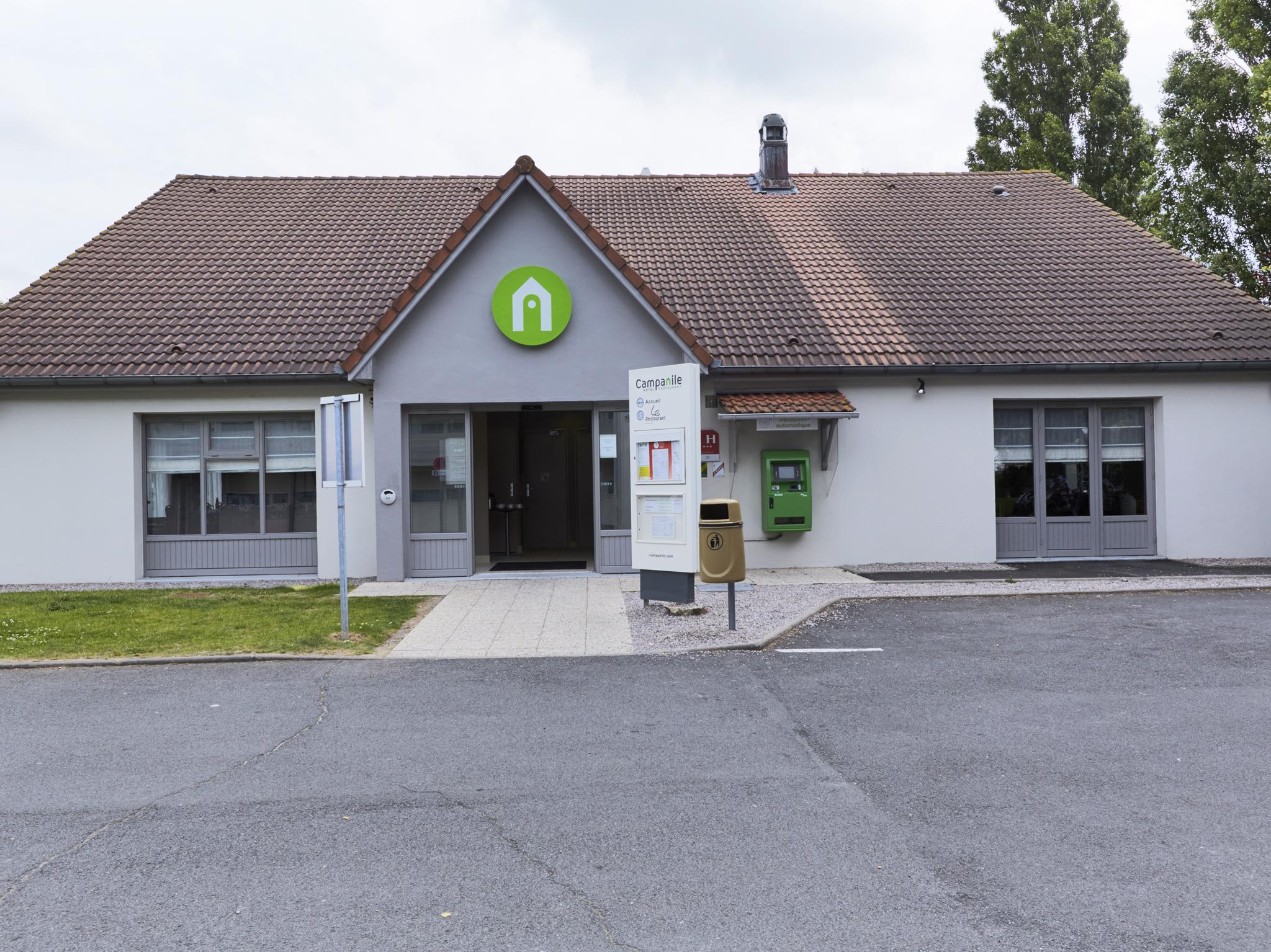 Campanile Lille - Seclin Hotell Eksteriør bilde